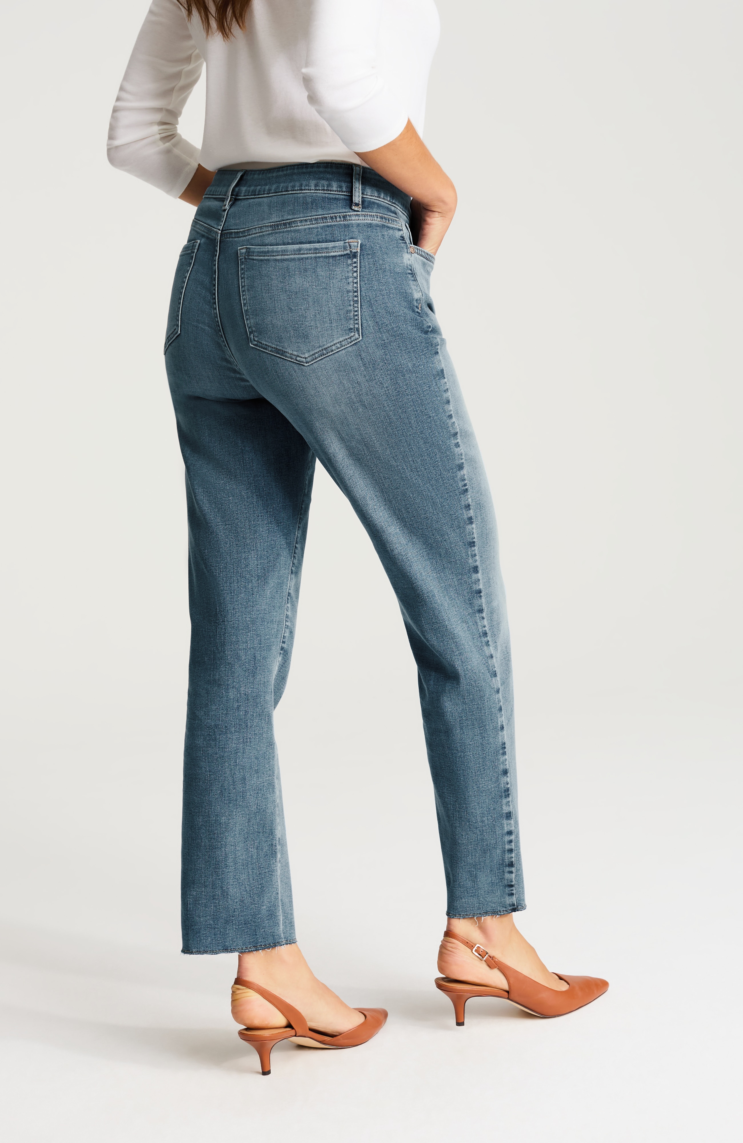 mid-rise straight-leg ankle jeans