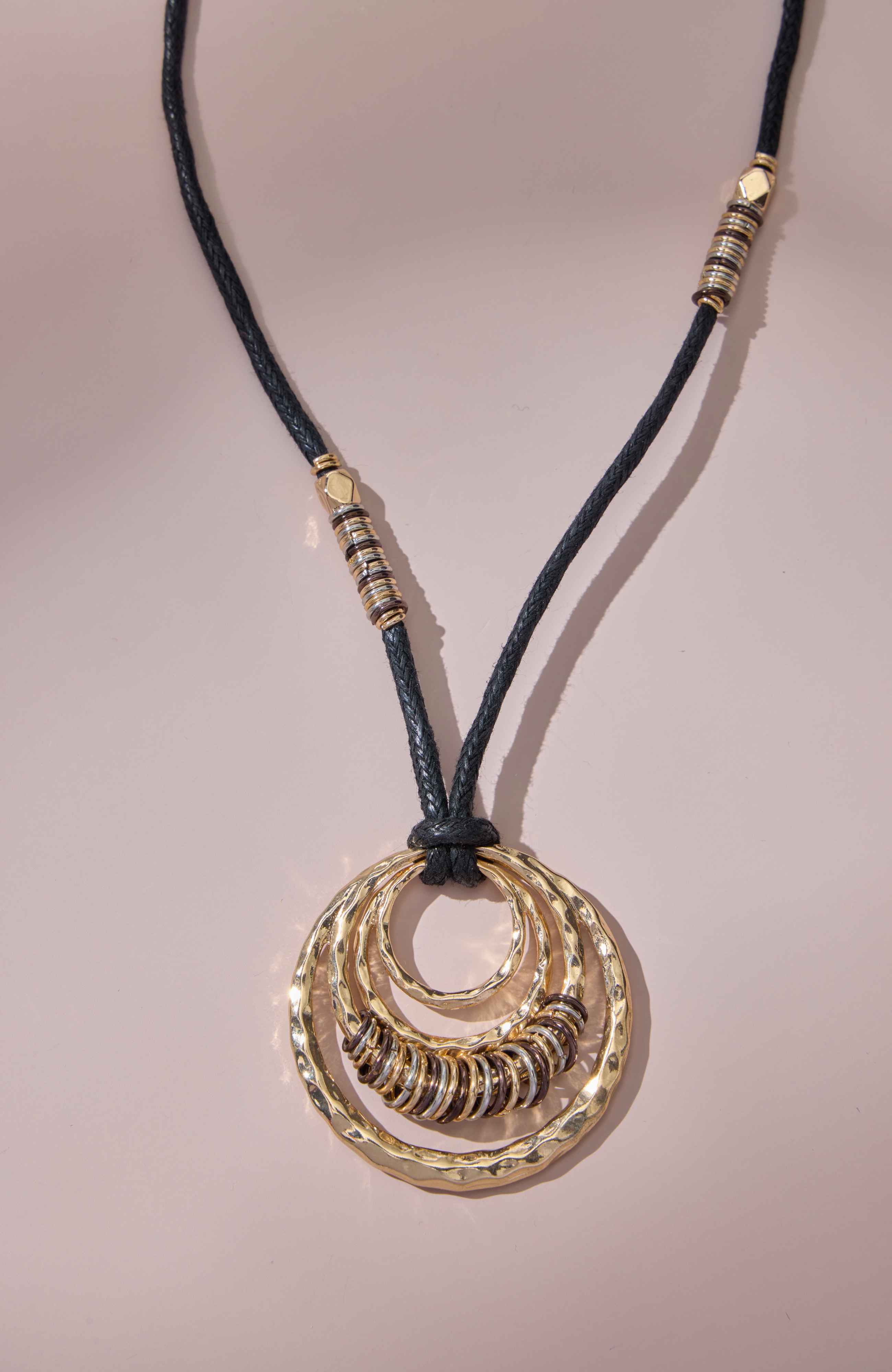 multi-metal circle pendant necklace