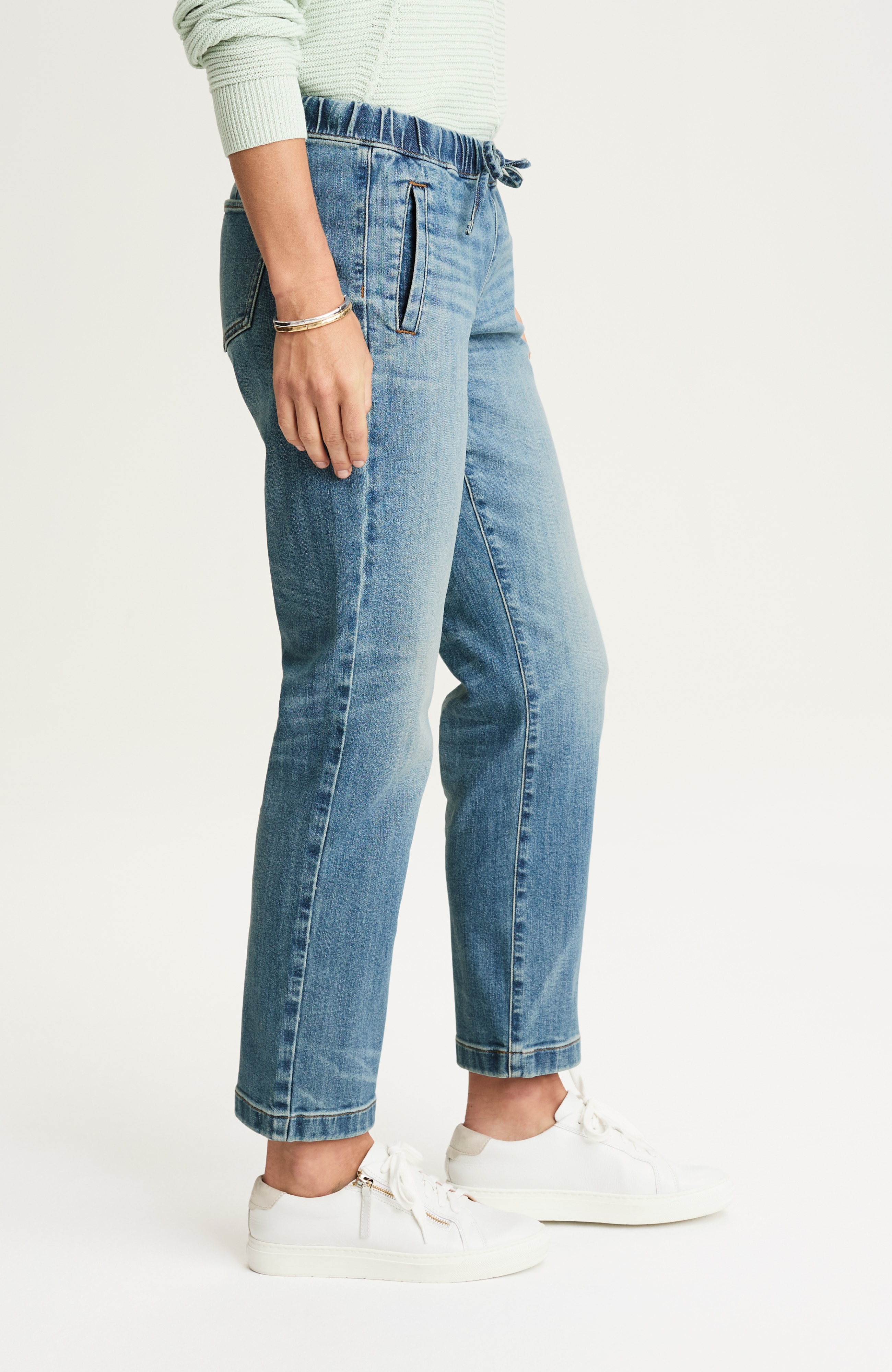 relaxed tie-waist jeans