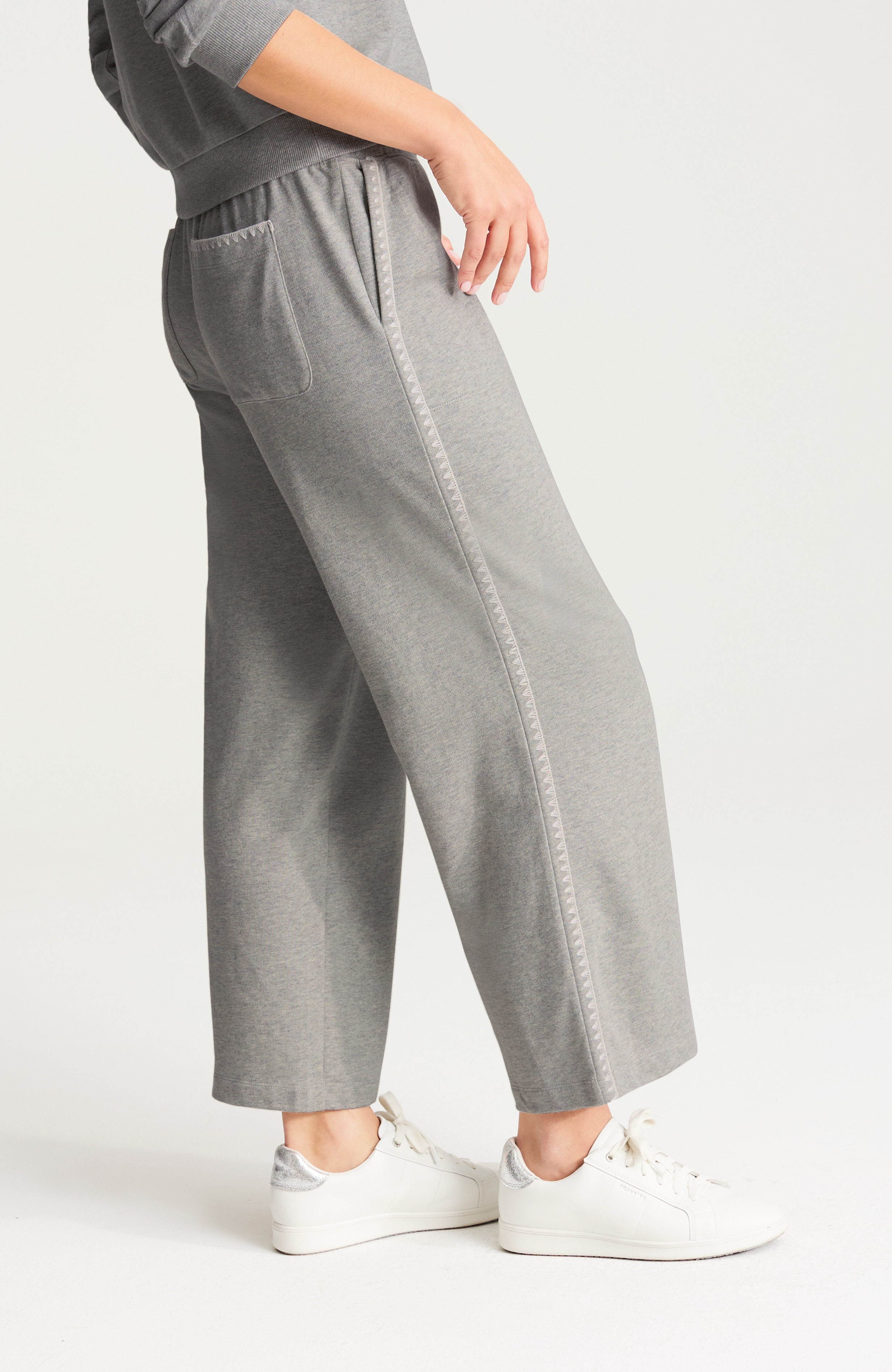 fit whipstitched crops