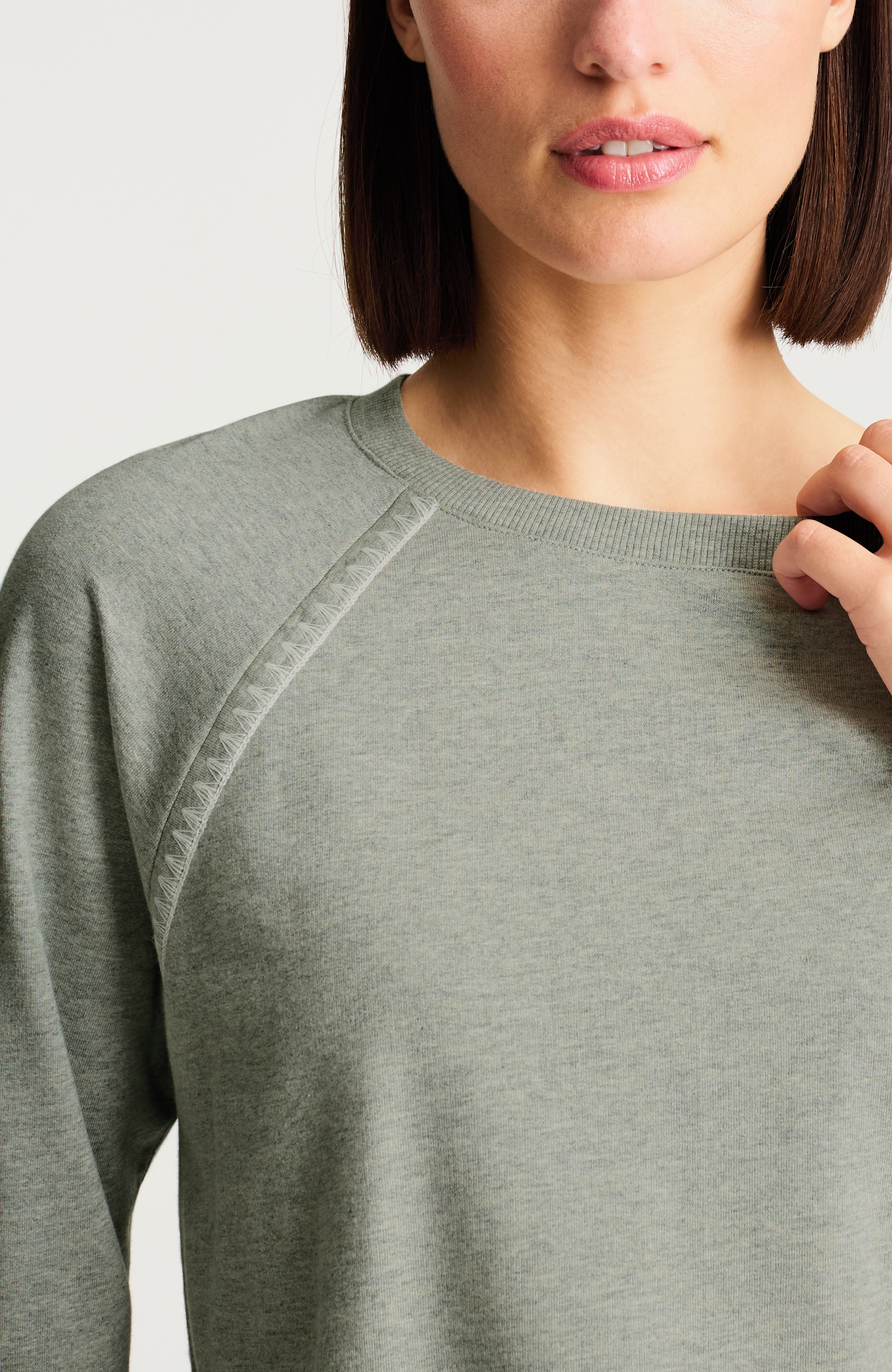 fit whipstitched pullover