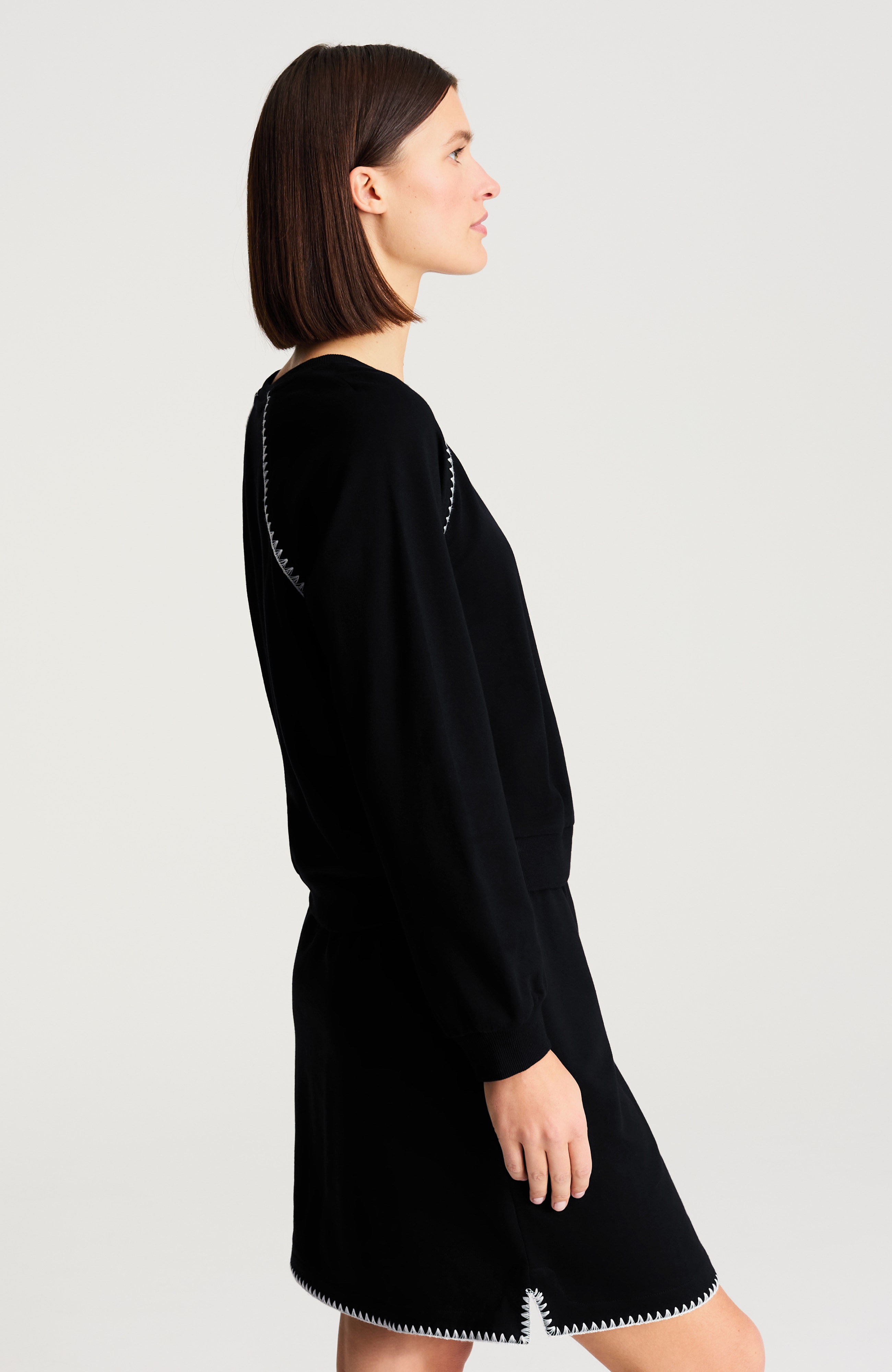 fit whipstitched pullover