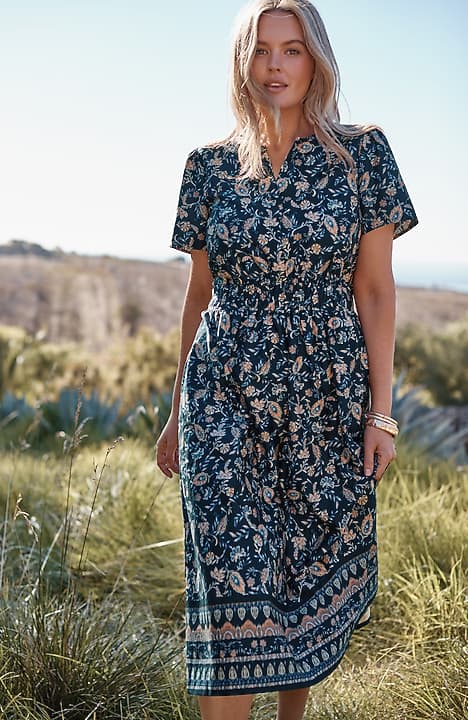 midi dress with flutter sleeves Park Avenue Sleeve Side Split Ivory XS MODEL INFO Model is wearing size XS Height Jiraye Midi Dress - Flutter