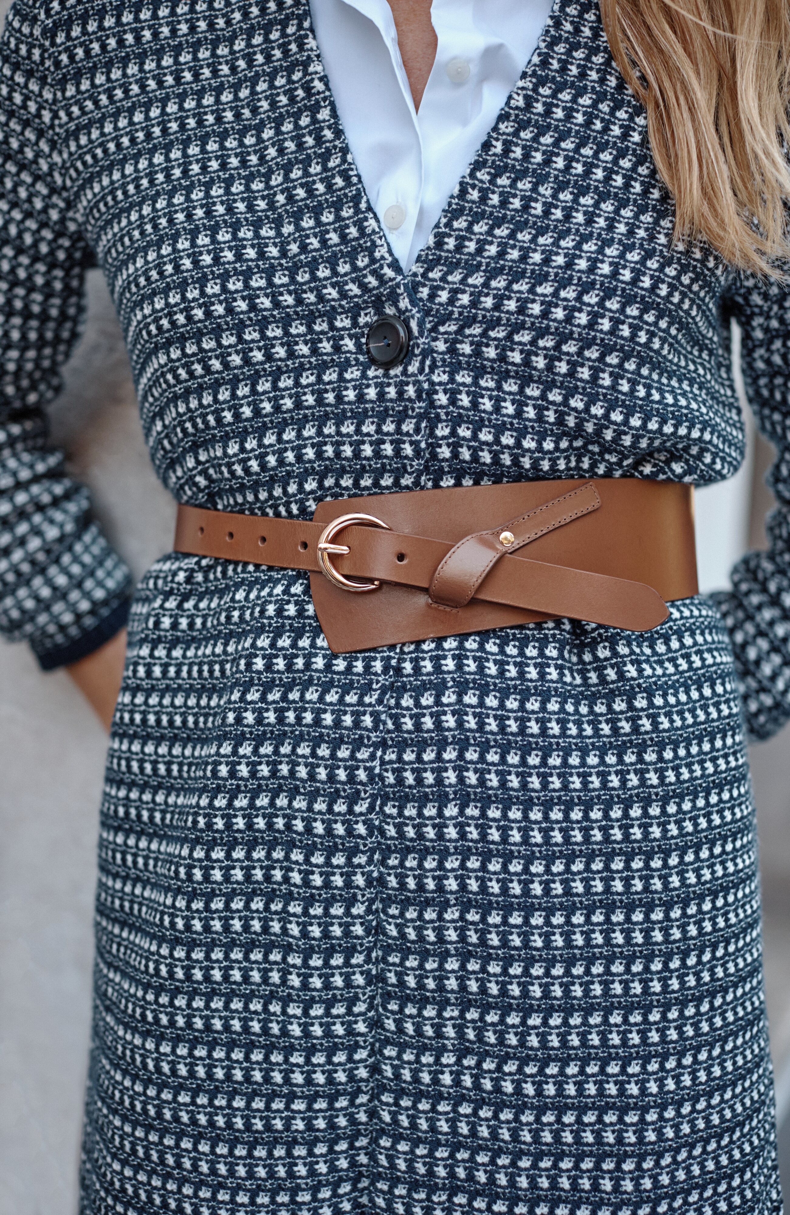 leather circle-ring belt