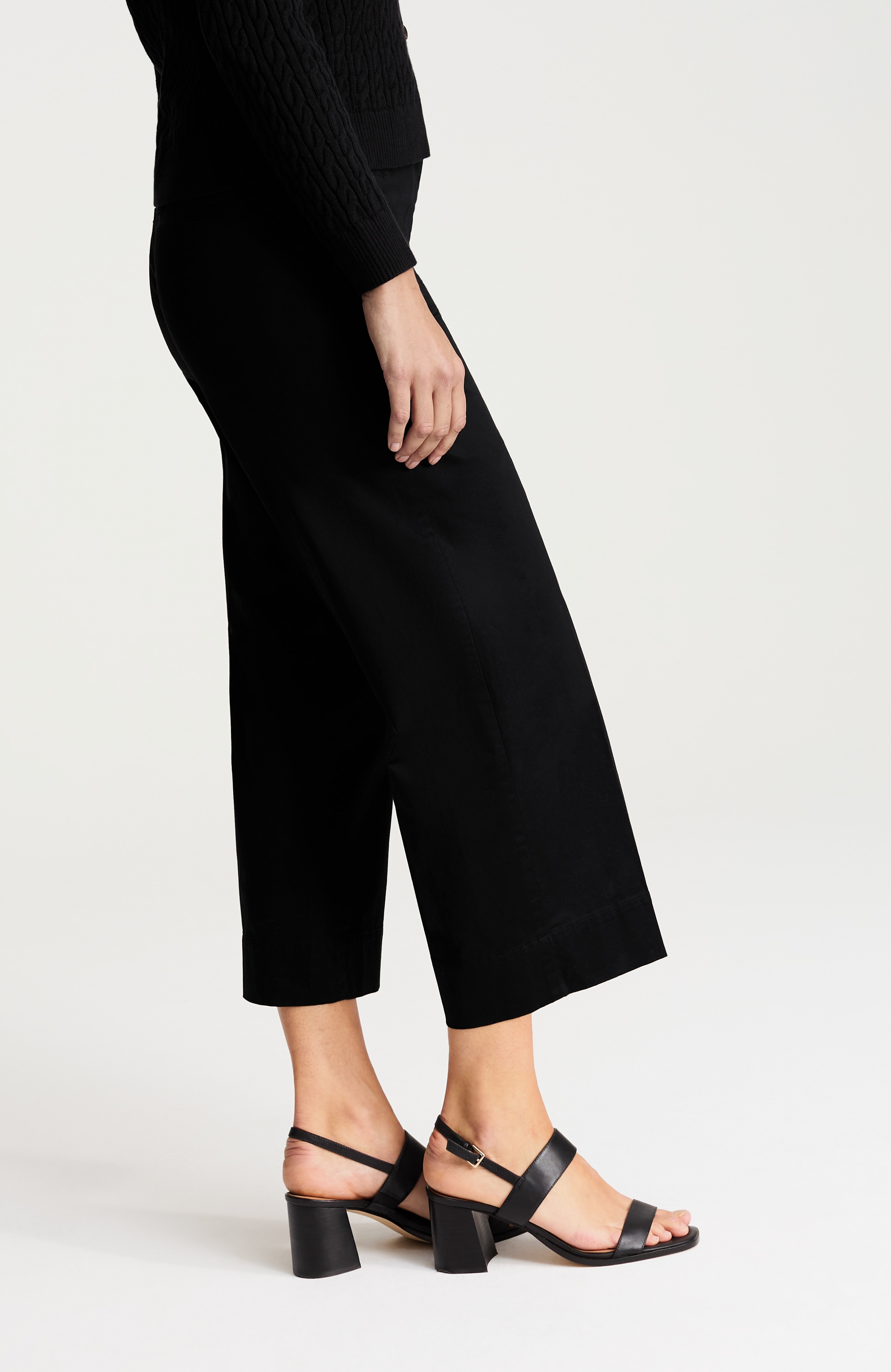 cotton-stretch wide-leg crops