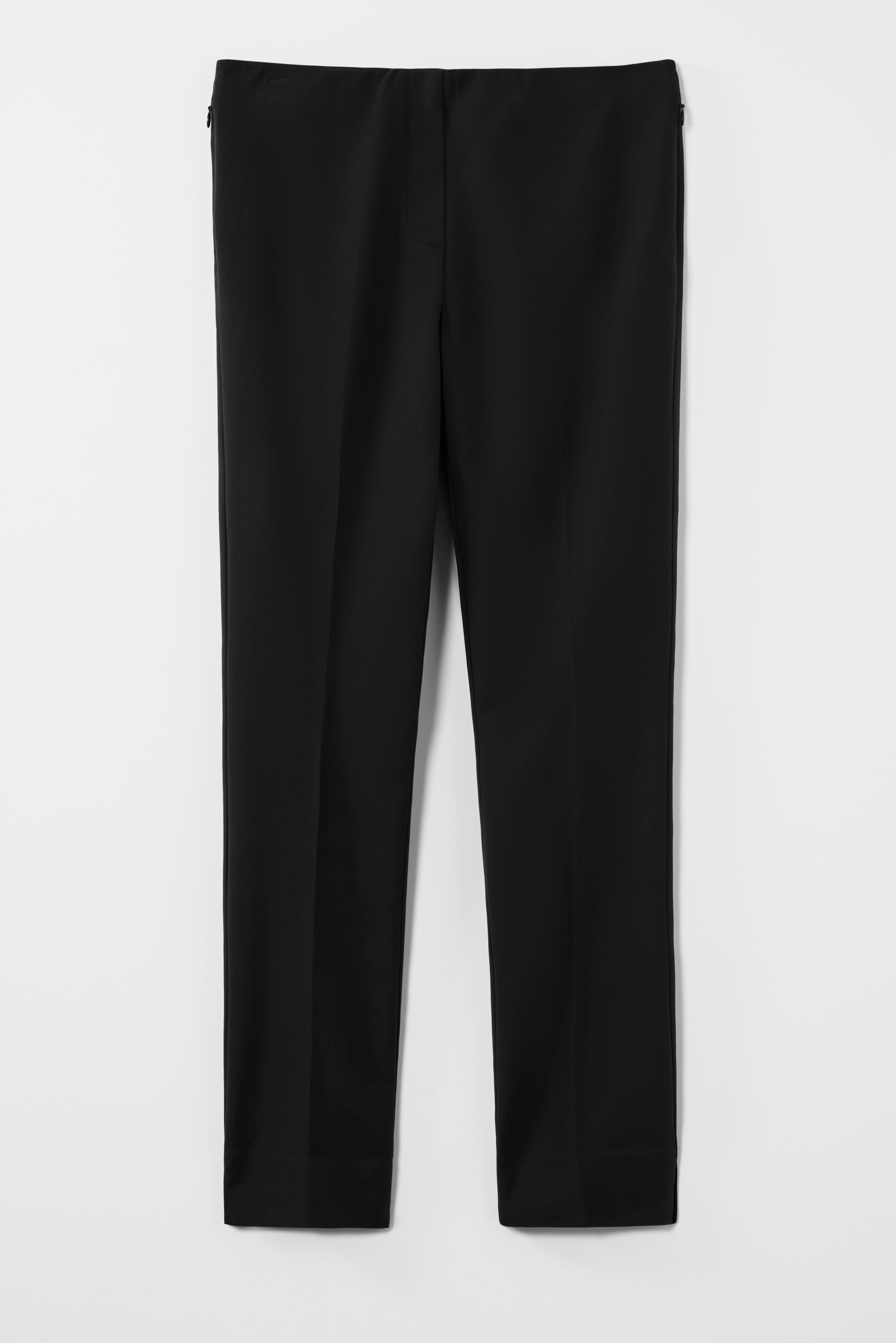 versatile cotton-stretch slim-leg pants