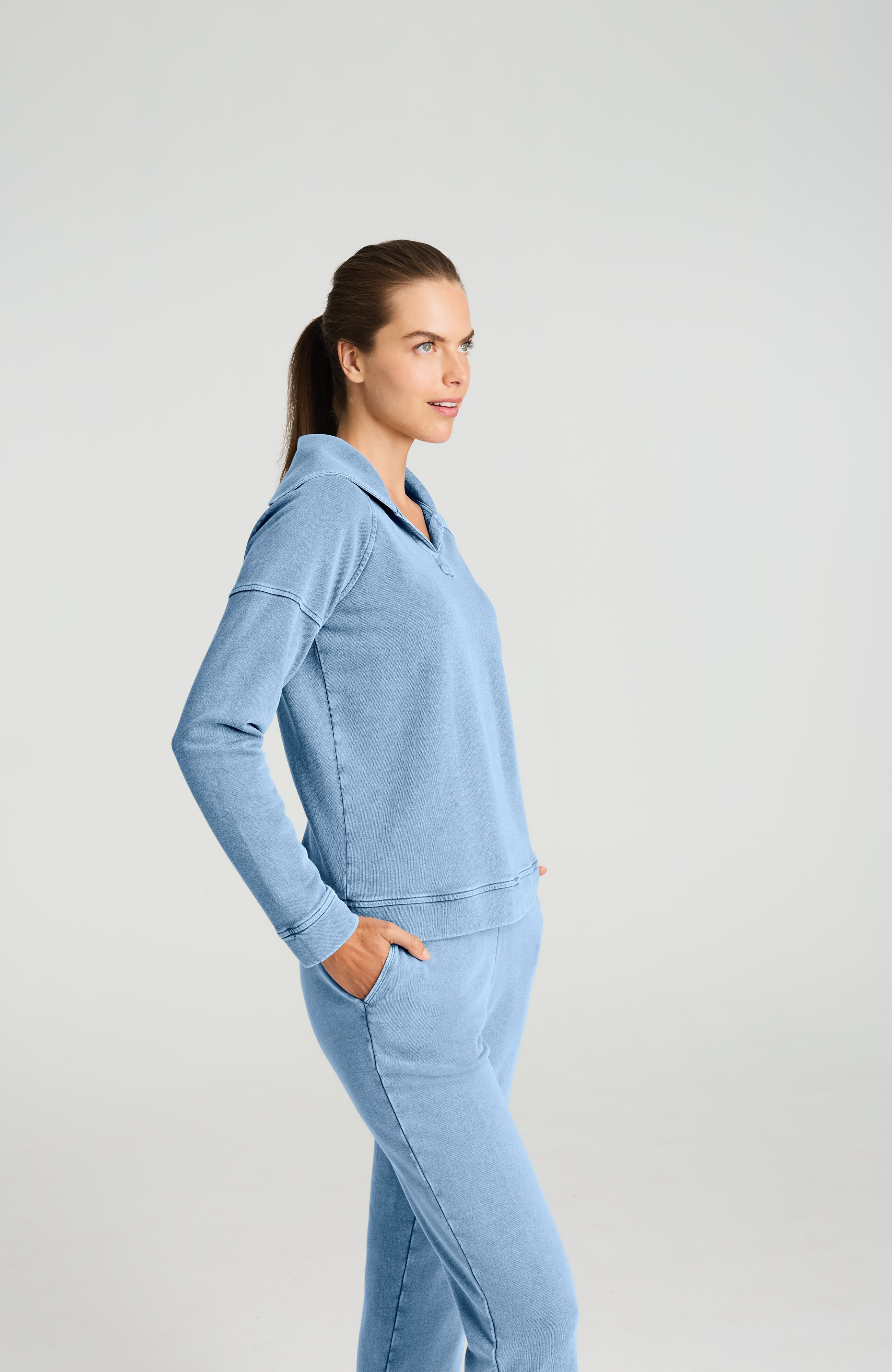 fit garment-dyed pullover