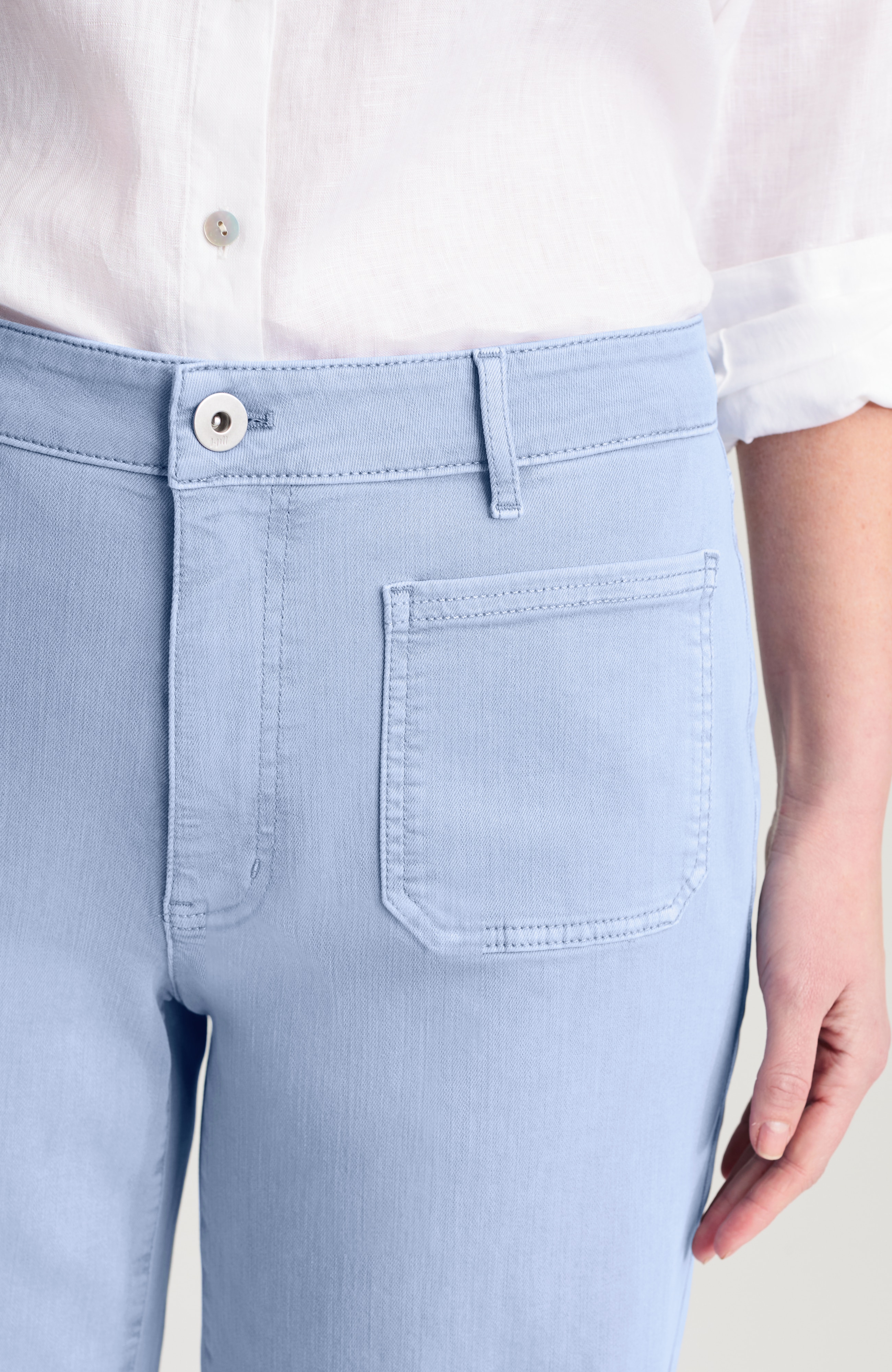 mid-rise wide-leg crops