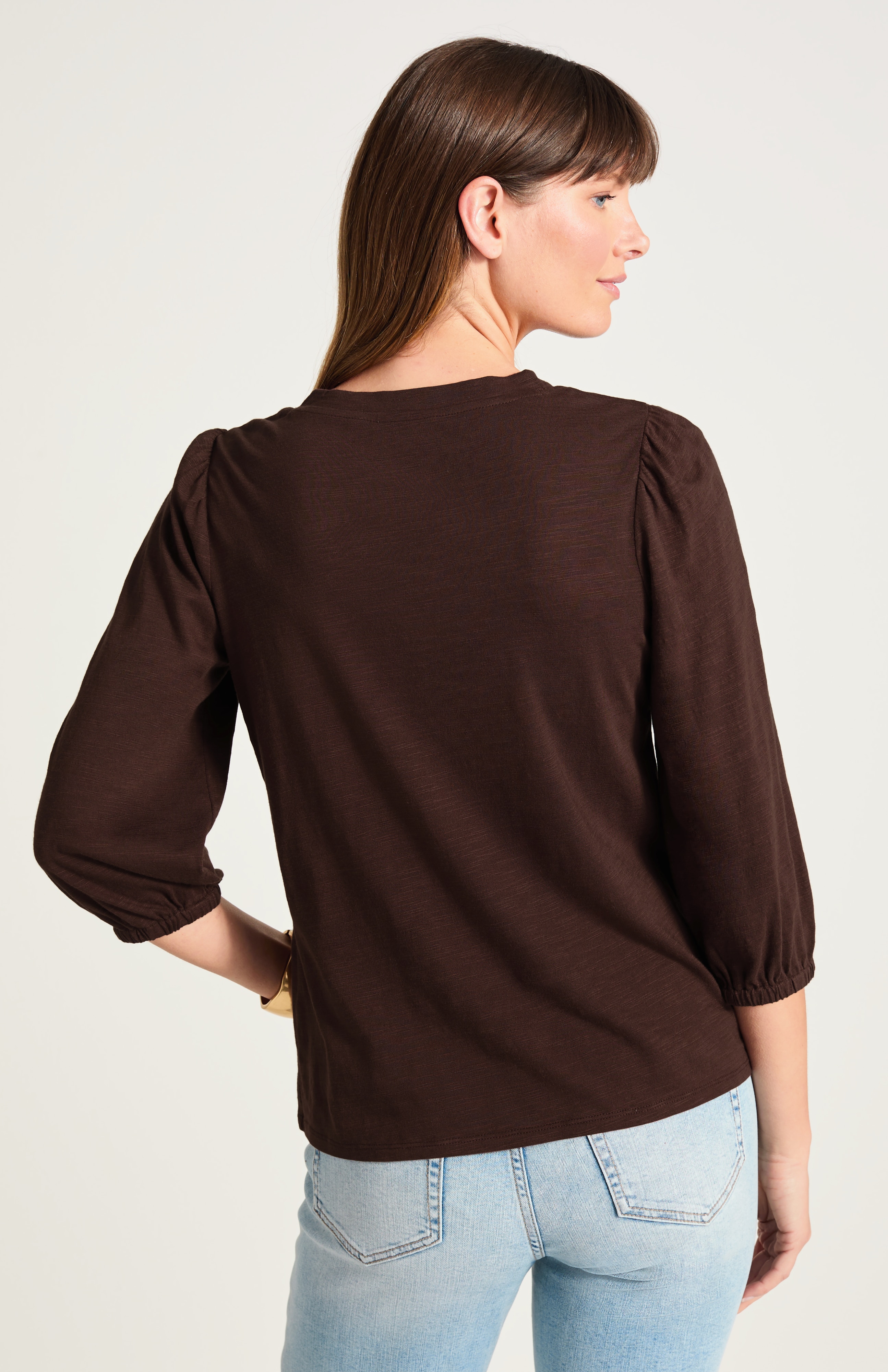 v-neck elastic-sleeve top