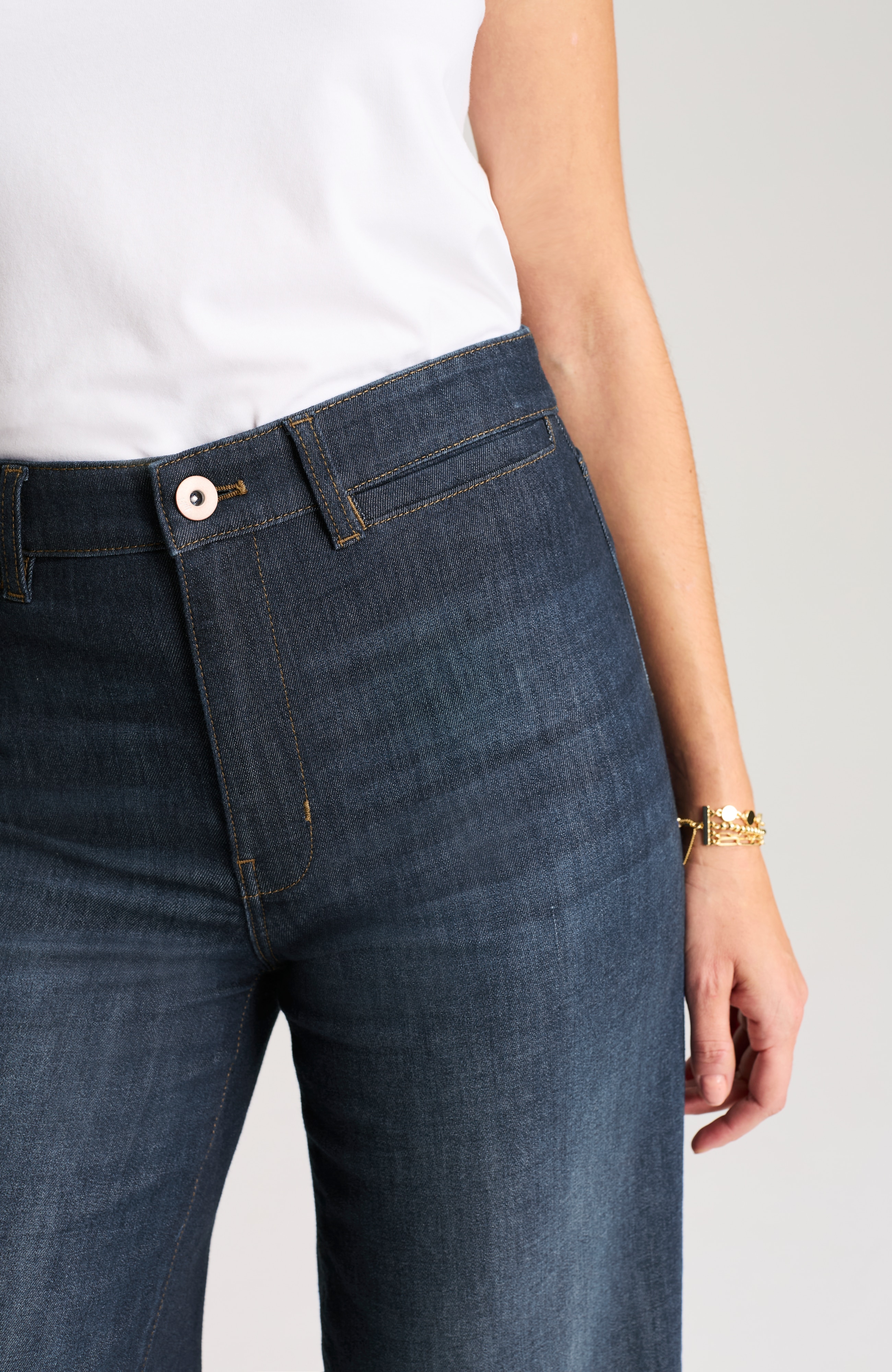 high-rise wide-leg ankle jeans