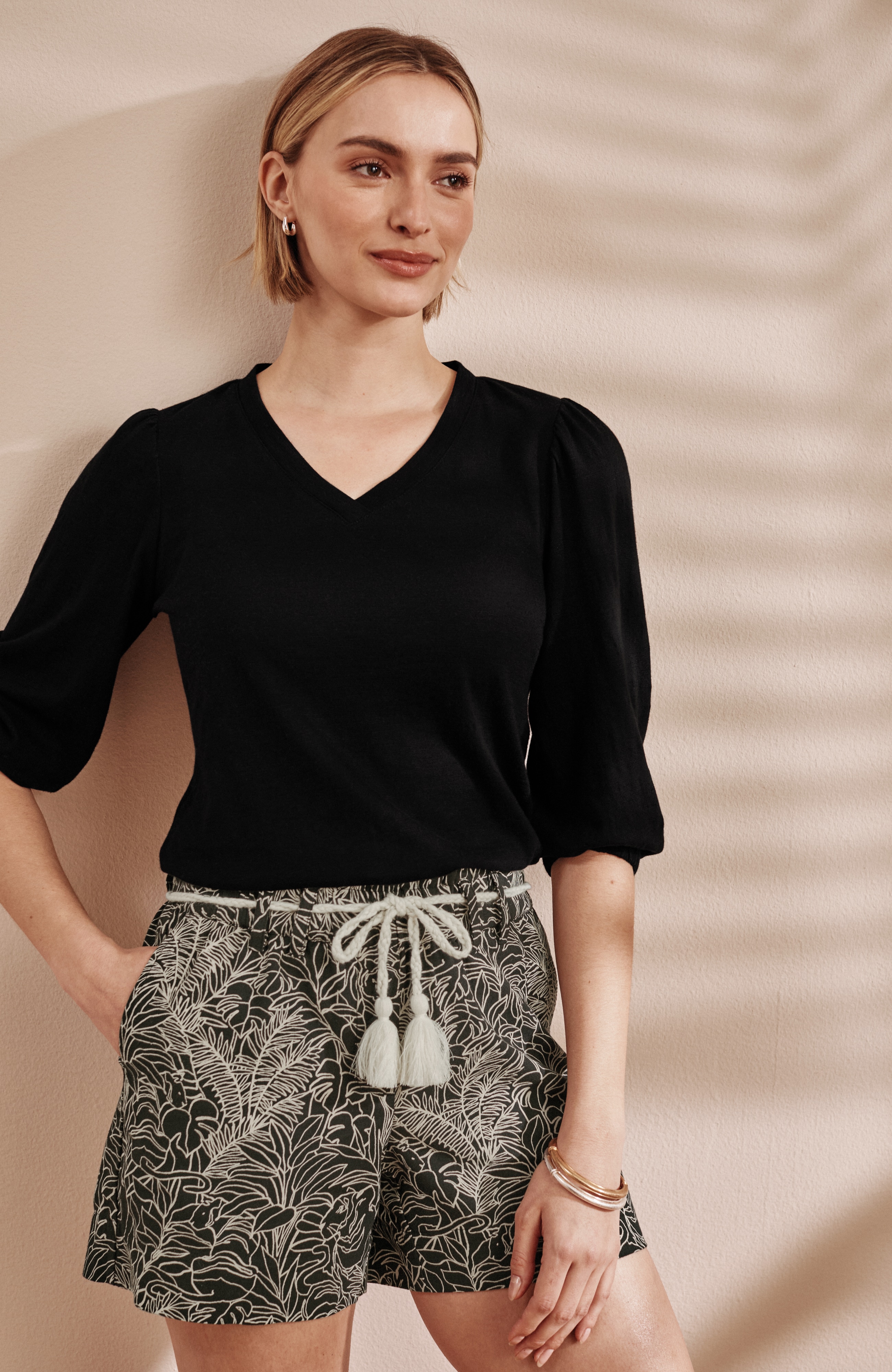 printed rope-belt shorts