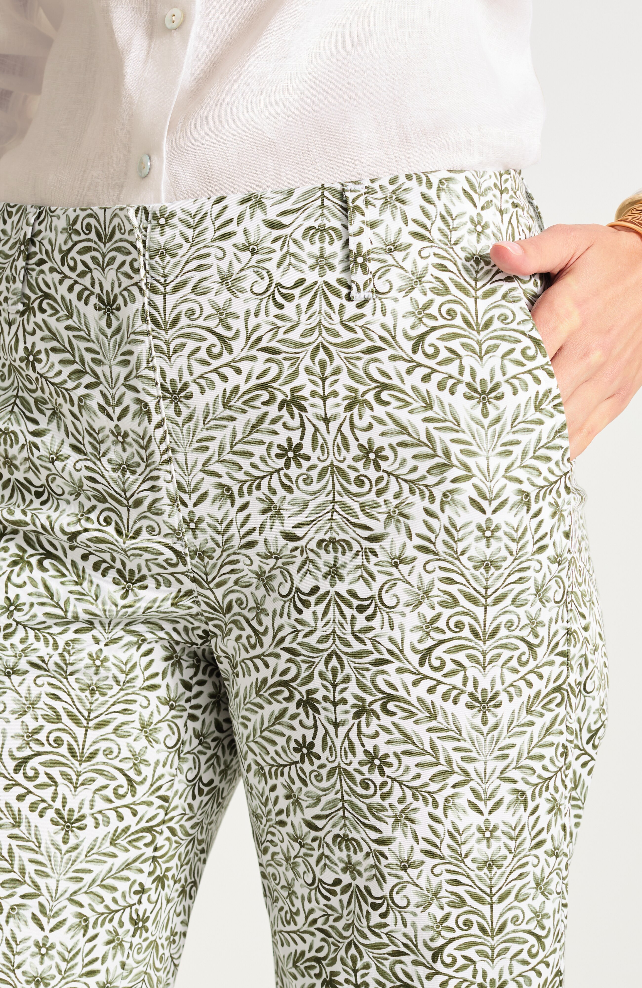 printed straight-leg crops