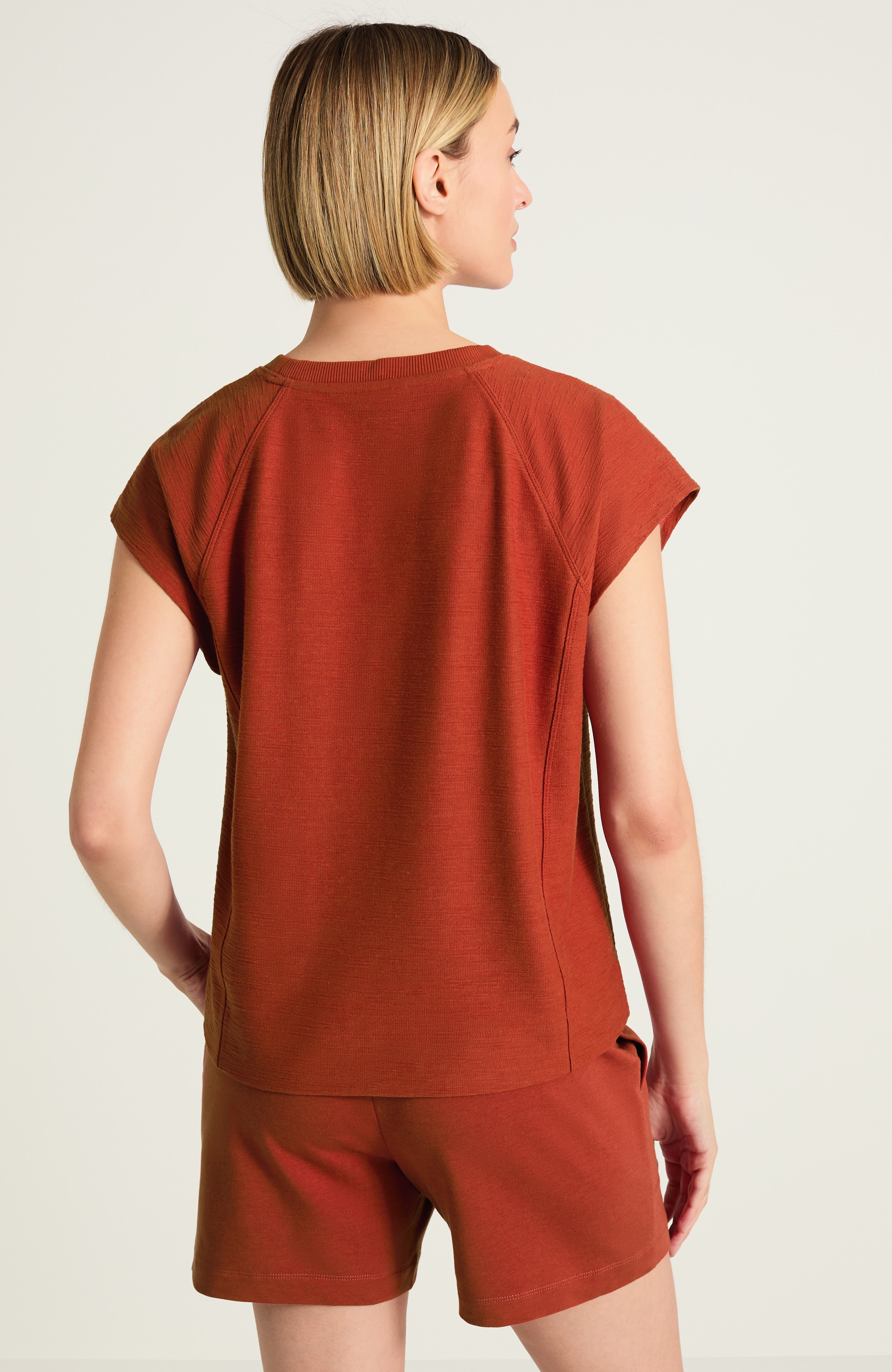 fit textured cap-sleeve top