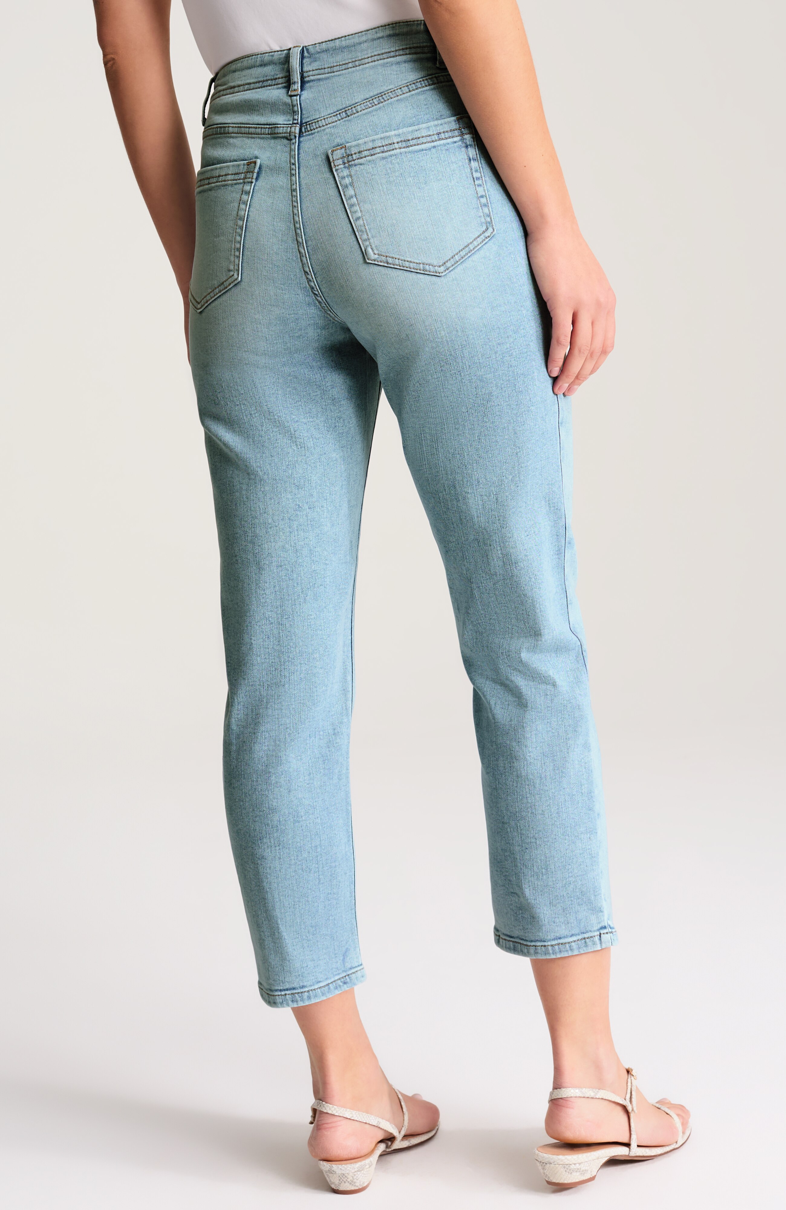 curvy-fit straight-leg cropped jeans