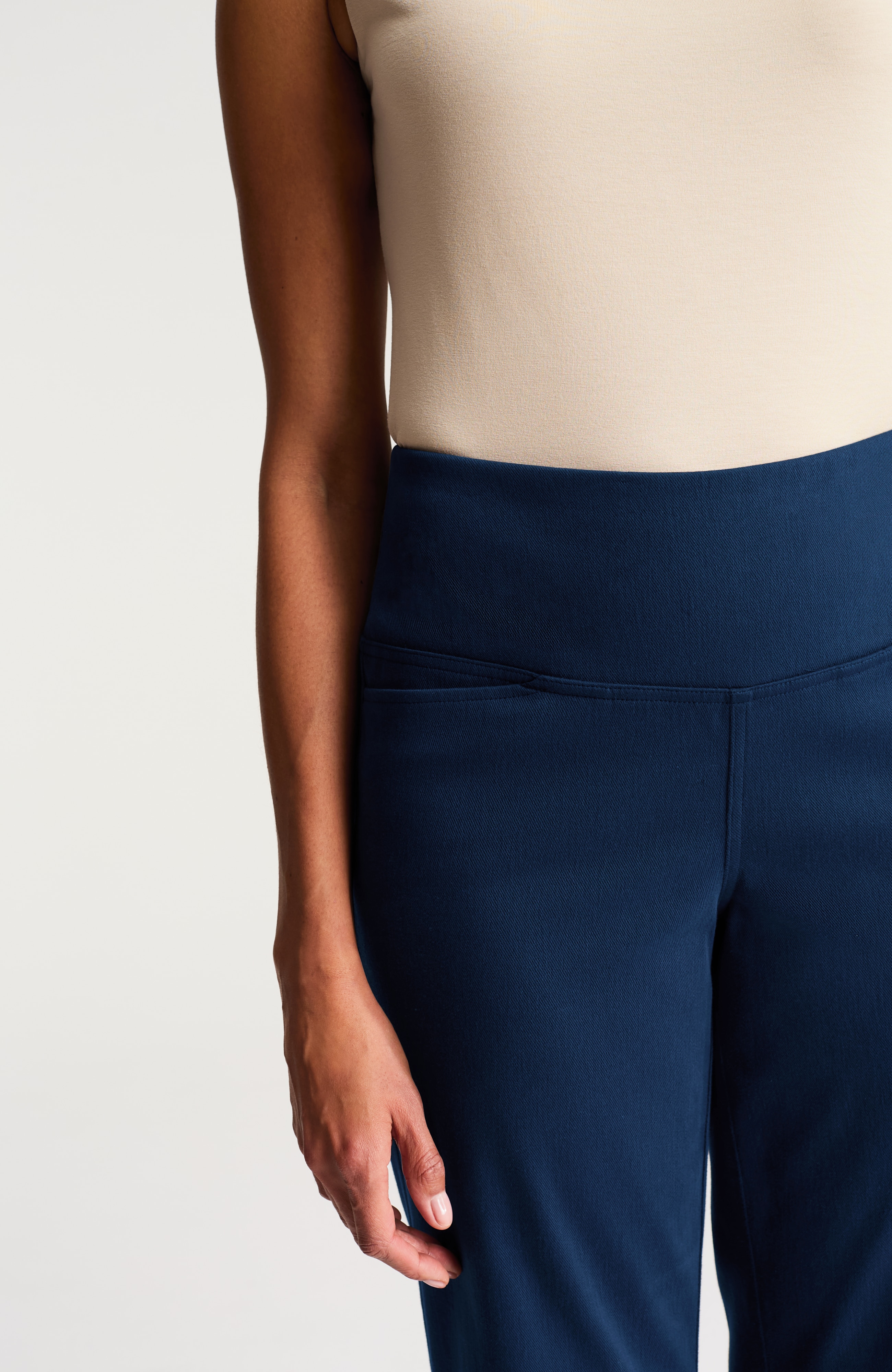 wearever smooth-fit cropped knit jeans