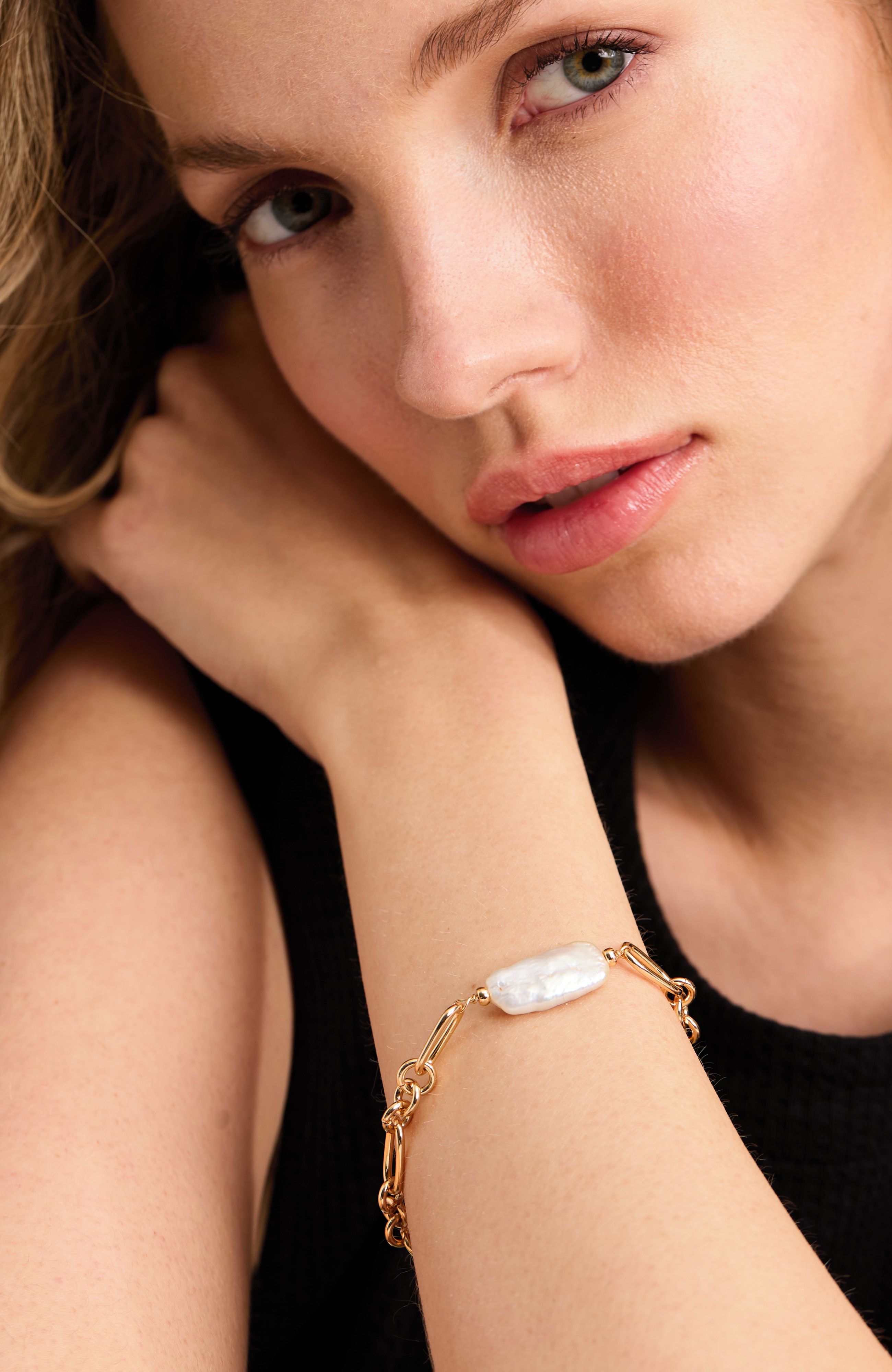 cultured freshwater pearl bracelet