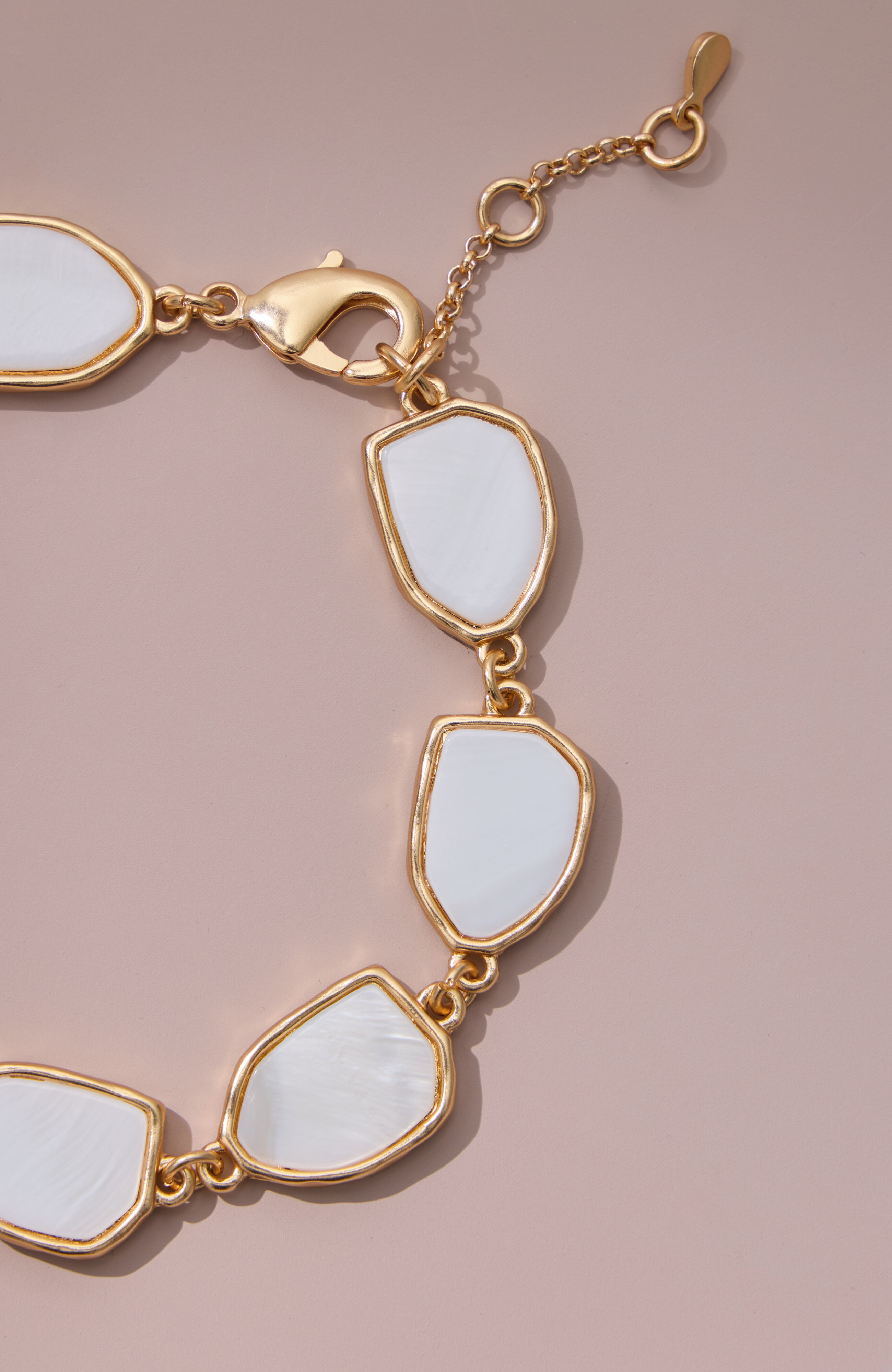 cultured mother-of-pearl chain bracelet