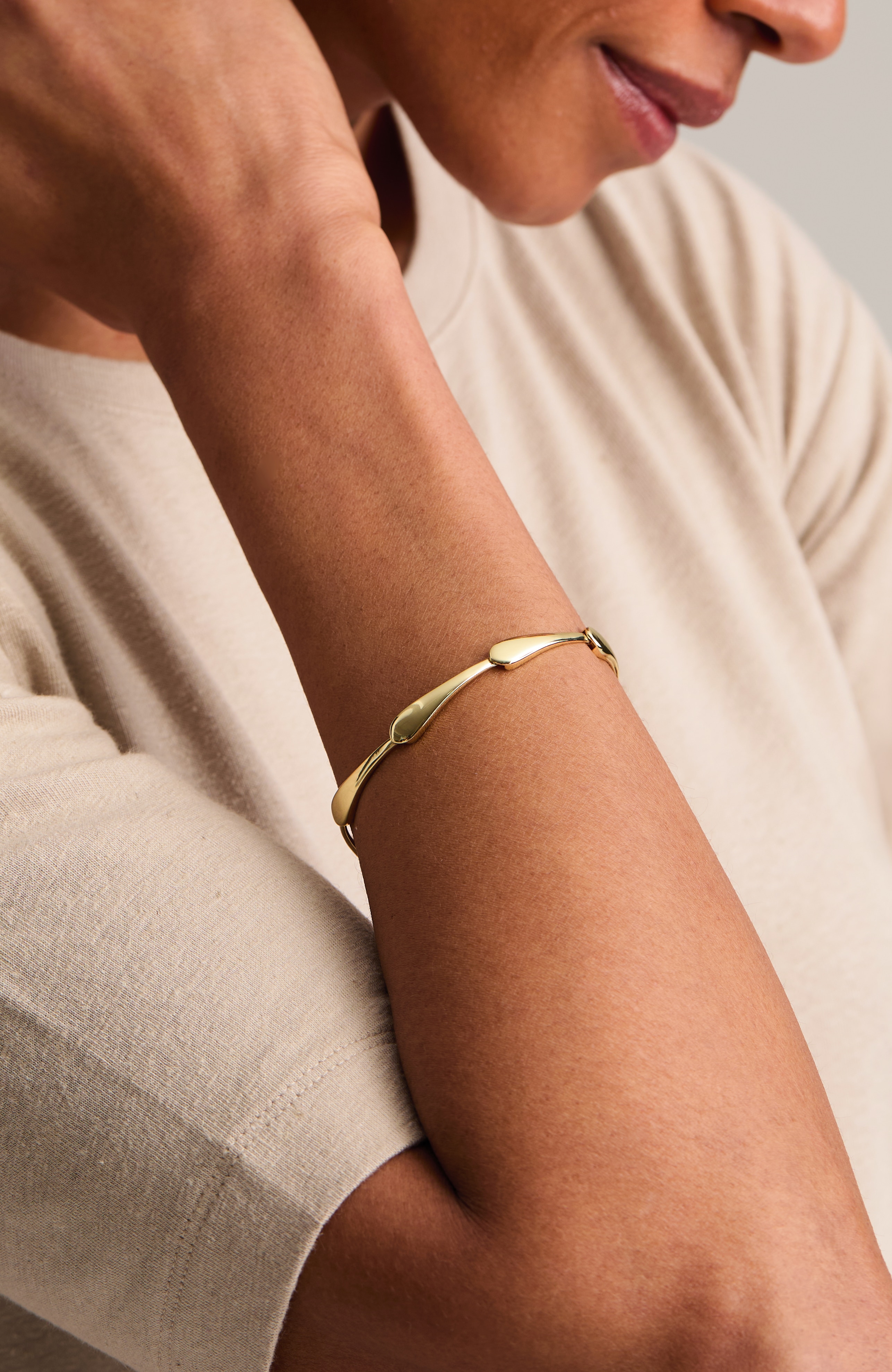 demi-fine sculpted teardrop bracelet