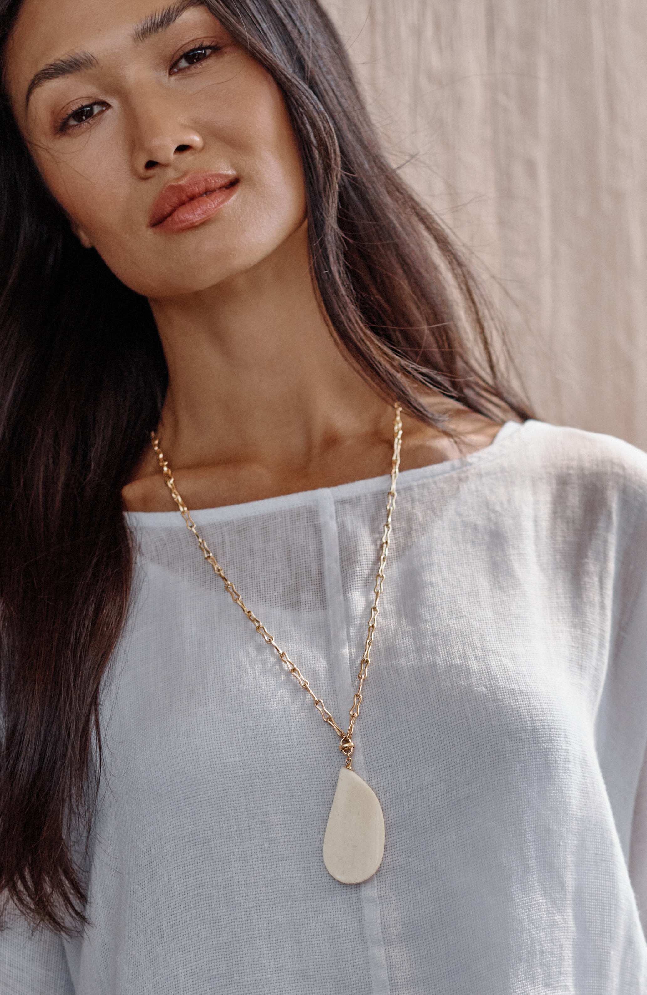 horn teardrop pendant necklace