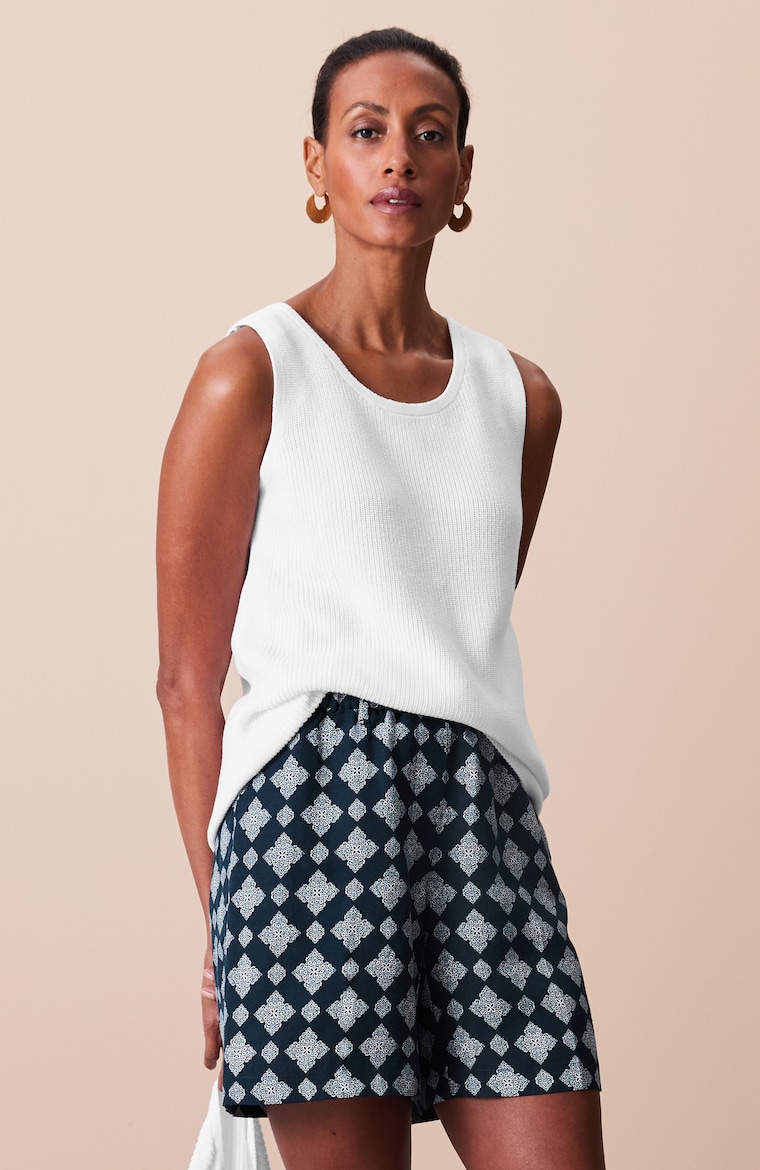 Primary view of the lightweight 100% cotton ribbed sweater tank