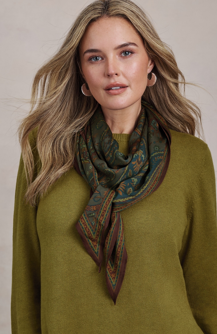 Primary view of the paisley diamond scarf